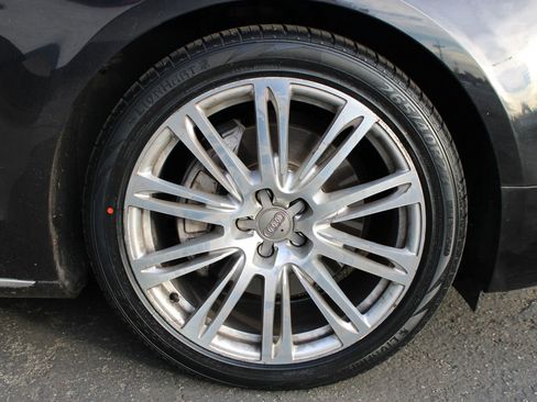 Used 2013 Audi A8 3.0T w/ Driver Assistance Pkg image 2