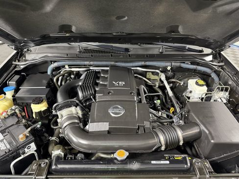 Used 2010 Nissan Frontier SE RWD image 41