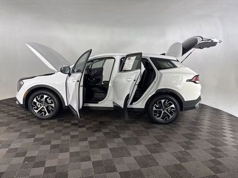 Certified 2023 Kia Sportage EX image 11