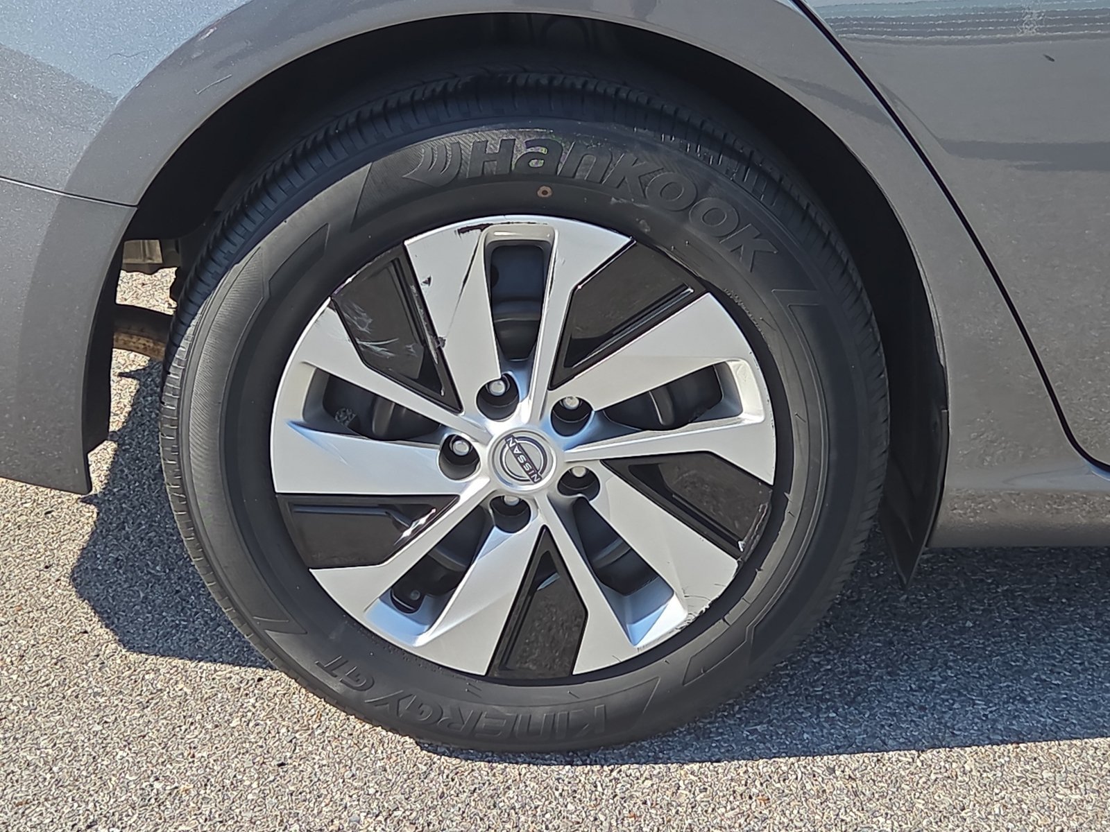 Used 2024 Nissan Altima 2.5 S FWD image 7