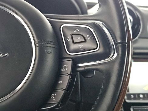 Used 2019 Jaguar XJ L Portfolio image 28