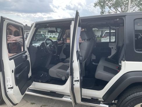Used 2010 Jeep Wrangler Unlimited Sport RWD image 10