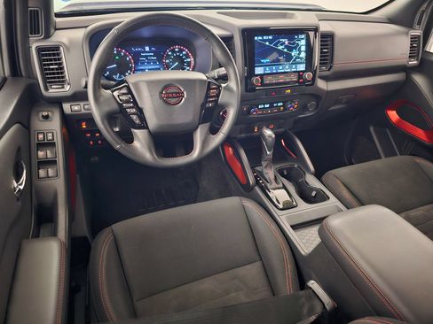 Used 2022 Nissan Frontier PRO-4X w/ Technology Package AWD/4WD image 7