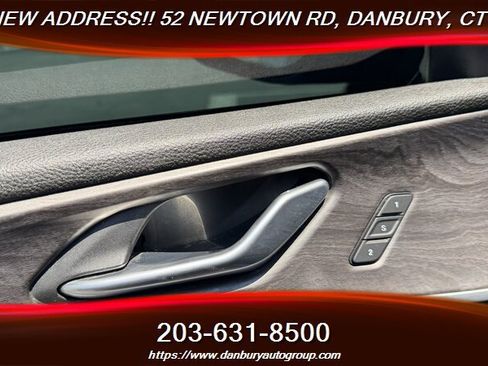 Used 2025 Jeep Grand Cherokee Limited AWD/4WD image 12