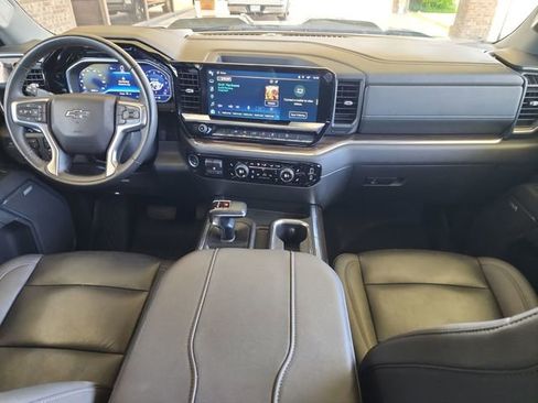Used 2024 Chevrolet Silverado 1500 LT Trail Boss w/ Convenience Package II AWD/4WD image 17