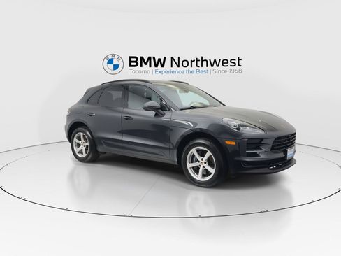 Used 2021 Porsche Macan w/ Premium Package AWD/4WD image 6
