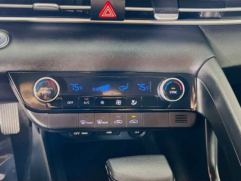 Certified 2023 Hyundai Elantra SEL w/ Preferred Accessory Package image 15