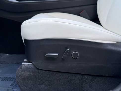 Used 2021 Tesla Model Y Long Range image 27