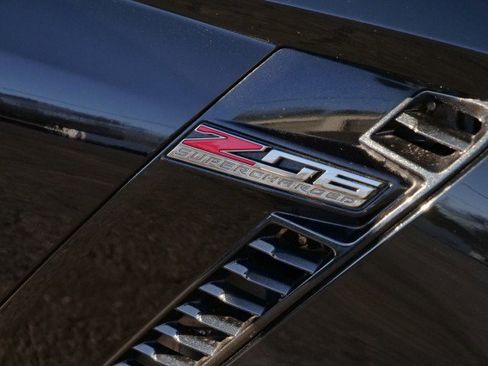 Used 2016 Chevrolet Corvette Z06 w/ 3LZ Preferred Equipment Group image 40
