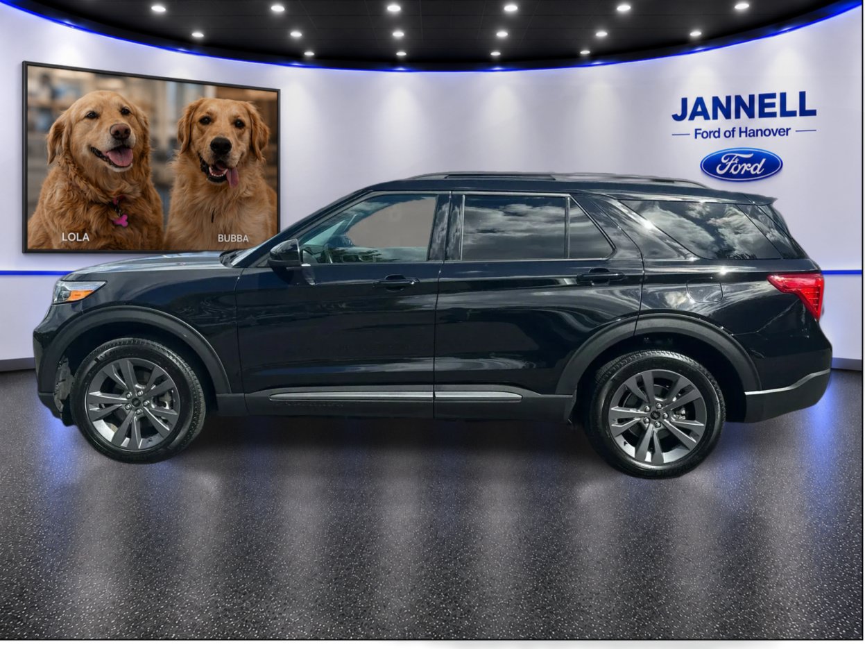 Used 2023 Ford Explorer XLT w/ Equipment Group 202A AWD/4WD image 9