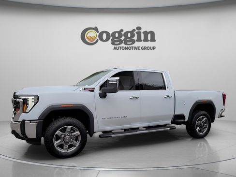 New 2026 GMC Sierra 3500 SLT w/ SLT Premium Package image 3