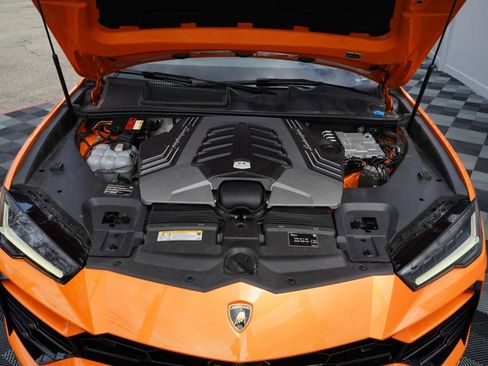 Used 2022 Lamborghini Urus AWD/4WD image 70