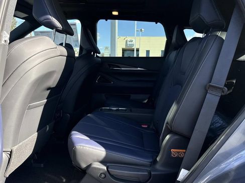 New 2026 INFINITI QX60 Sport image 18