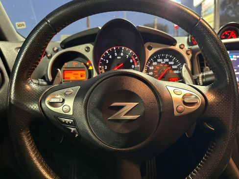 Used 2018 Nissan 370Z Touring image 21