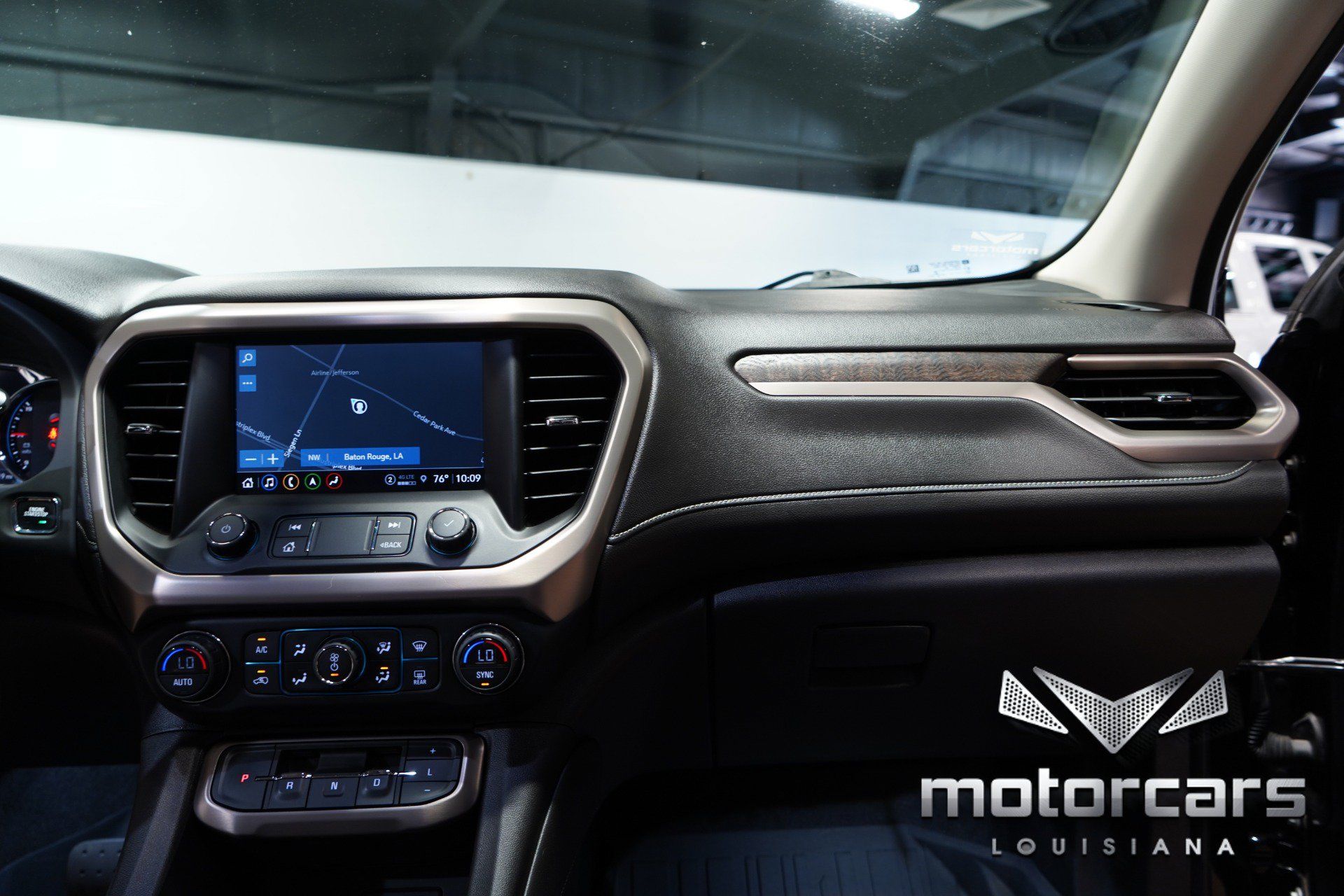 Used 2021 GMC Acadia Denali w/ Denali Technology Package FWD image 33