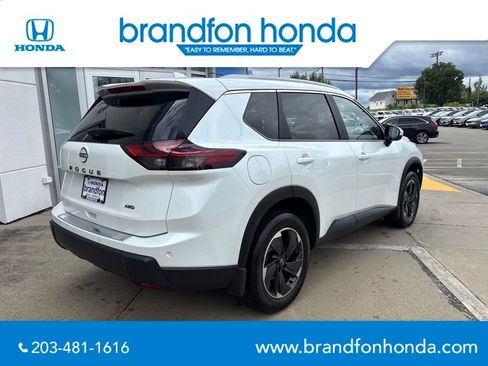 Used 2025 Nissan Rogue SV w/ SV Premium Package AWD/4WD image 6