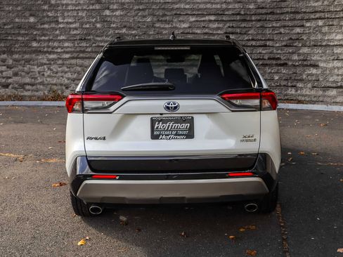 Used 2022 Toyota RAV4 XSE image 8