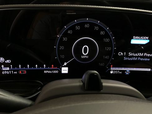 Used 2022 Cadillac Escalade Sport w/ Touring Package AWD/4WD image 18