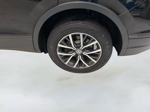 Used 2019 Volkswagen Tiguan SE image 17