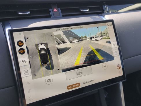 Used 2024 Land Rover Discovery Sport S image 21