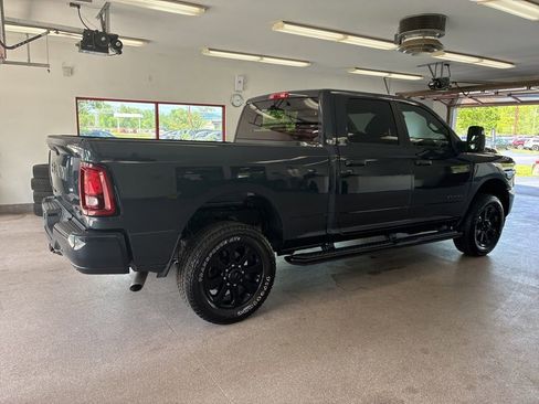 Used 2025 RAM 2500 Big Horn AWD/4WD image 32