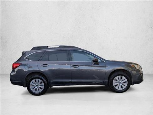 Used 2018 Subaru Outback 2.5i Premium image 4