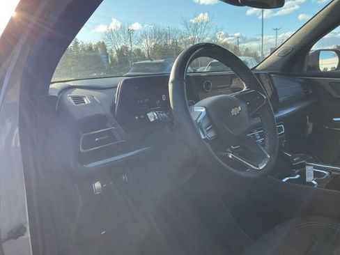 New 2025 Chevrolet Traverse LT w/ Enhanced Driving Package image 12