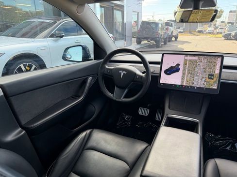 Used 2022 Tesla Model Y Performance image 36