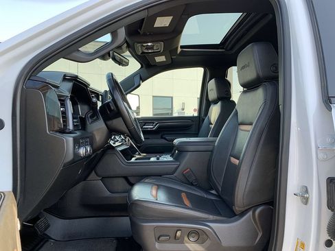 Used 2024 GMC Sierra 2500 AT4 w/ AT4 Premium Plus Package AWD/4WD image 32