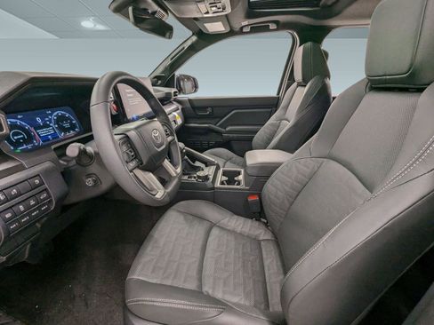 New 2025 Toyota 4Runner 4WD image 4