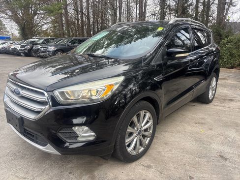 Used 2017 Ford Escape Titanium image 4