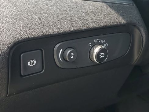 Used 2020 Buick Enclave Essence image 20