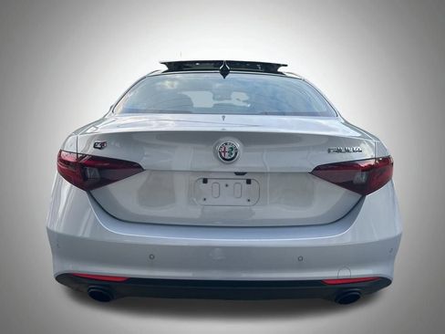 Used 2022 Alfa Romeo Giulia Ti image 13