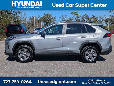 Used 2025 Toyota RAV4 XLE image 2