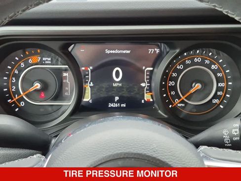 Used 2026 Jeep Wrangler Unlimited Sahara AWD/4WD image 30