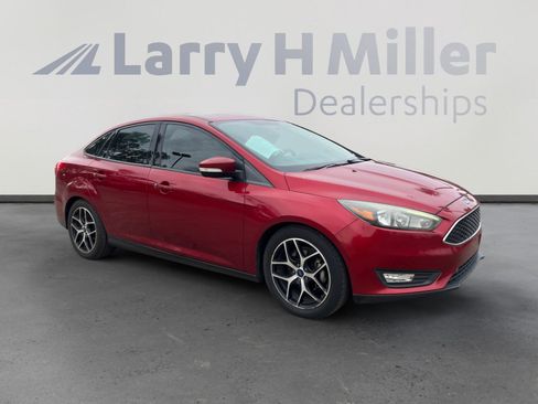 Used 2017 Ford Focus SEL image 7