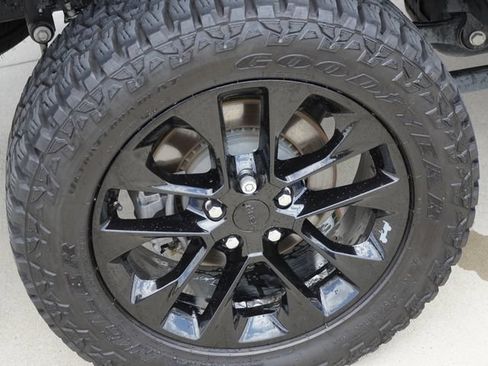 Used 2023 Jeep Gladiator Overland AWD/4WD image 11