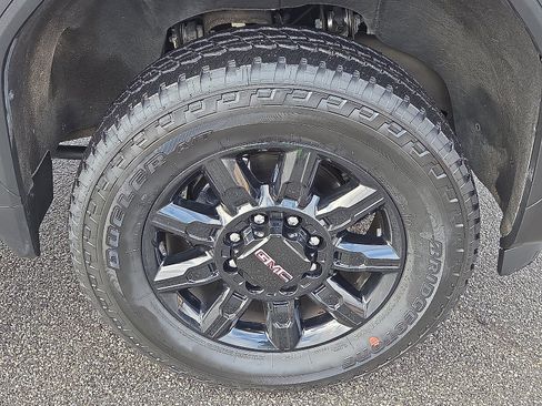 Used 2024 GMC Sierra 2500 AT4 image 7
