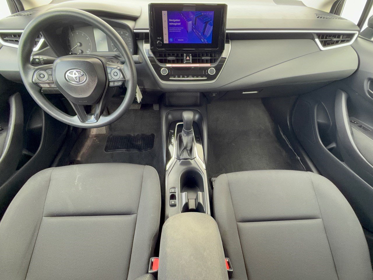 Used 2025 Toyota Corolla LE FWD image 17