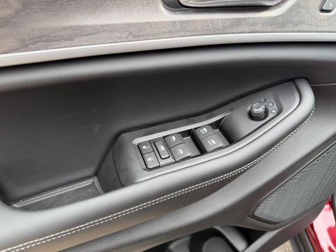 New 2025 Jeep Grand Cherokee Limited image 14