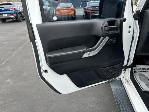 Used 2015 Jeep Wrangler Unlimited Sport image 15