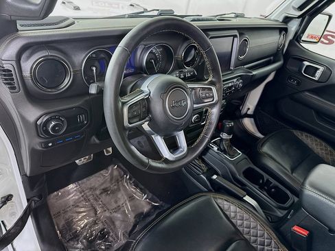Used 2023 Jeep Wrangler Unlimited Sahara AWD/4WD image 17