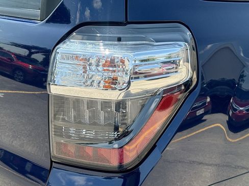 Used 2016 Toyota 4Runner Limited AWD/4WD image 32
