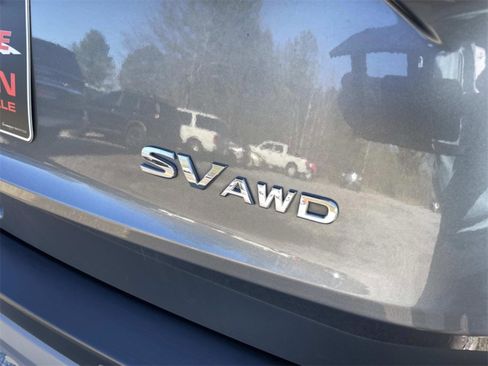 Used 2023 Nissan Rogue SV image 18