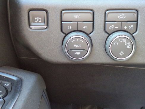 Certified 2025 Chevrolet Silverado 1500 LT image 18