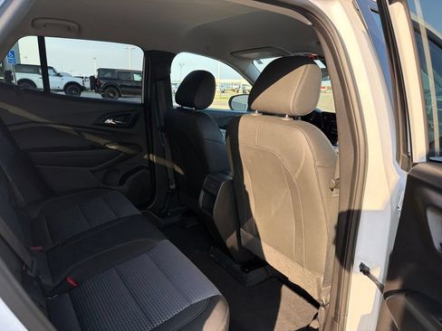 Used 2025 Chevrolet Trax LT FWD image 19