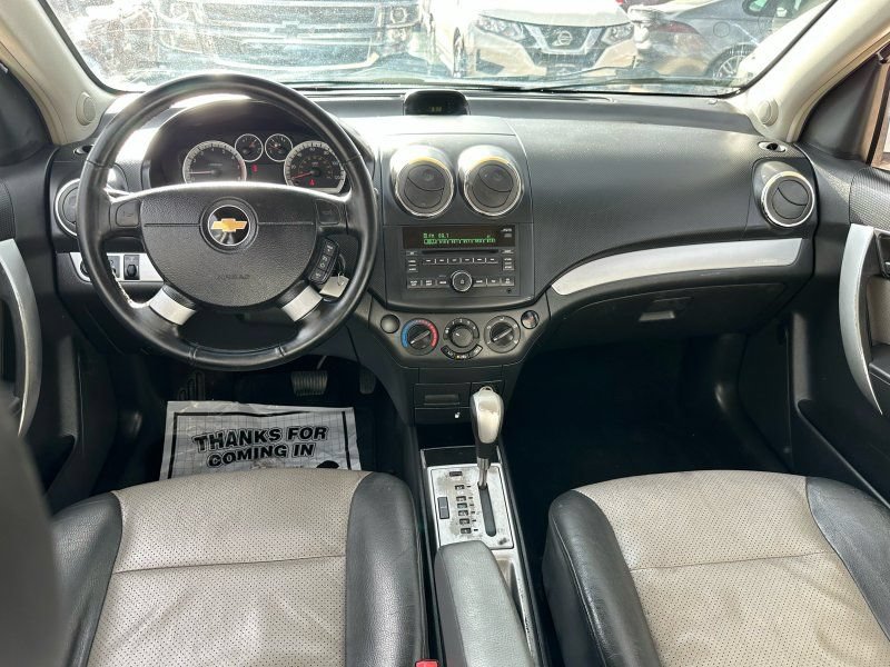 Used 2011 Chevrolet Aveo5 LT FWD image 22