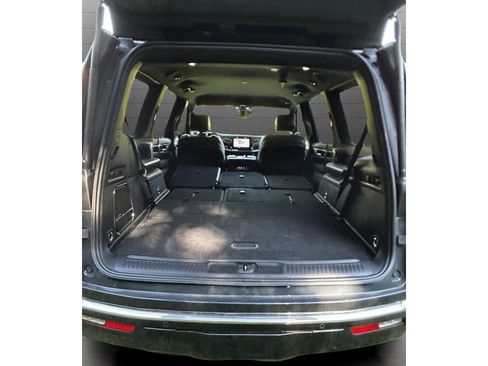 New 2024 Jeep Wagoneer 4WD w/ HD Trailer Tow Package image 18