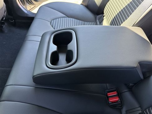 Used 2023 Toyota Camry SE image 39