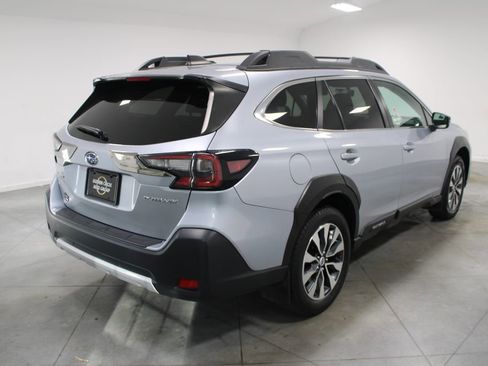 Used 2023 Subaru Outback Limited image 9